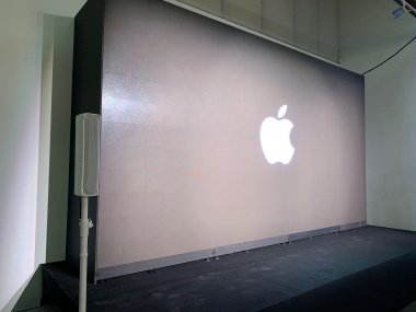 Apple developer's conference, NYC 2019Unilumin 2.6mm LED wall